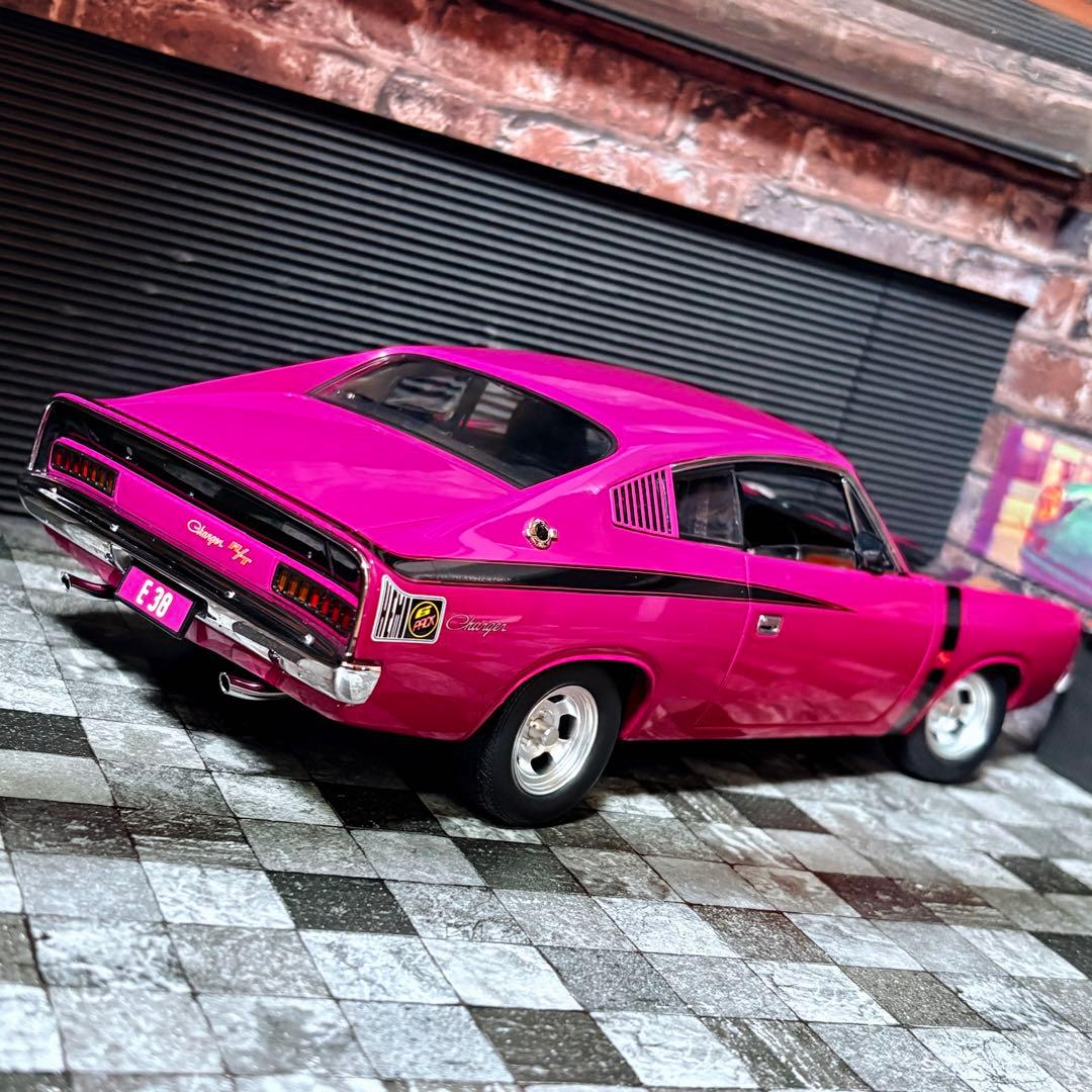 1/18 CC クライスラー ヴァリアント E38 R/T チャージャー