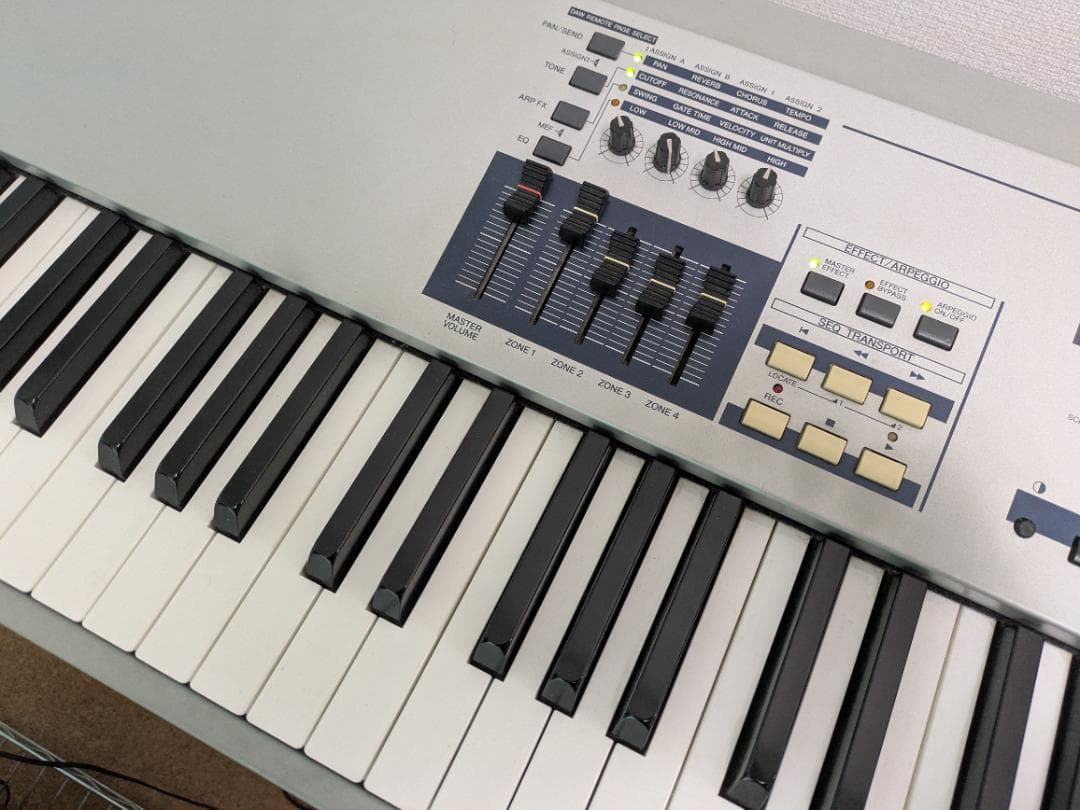 YAMAHA mo8 88鍵　シンセサイザー