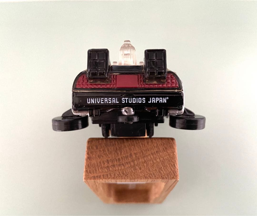 今週のみ【レア年代物】光る‼︎バック・トゥ・ザ・フューチャー デロリアン ミニカー