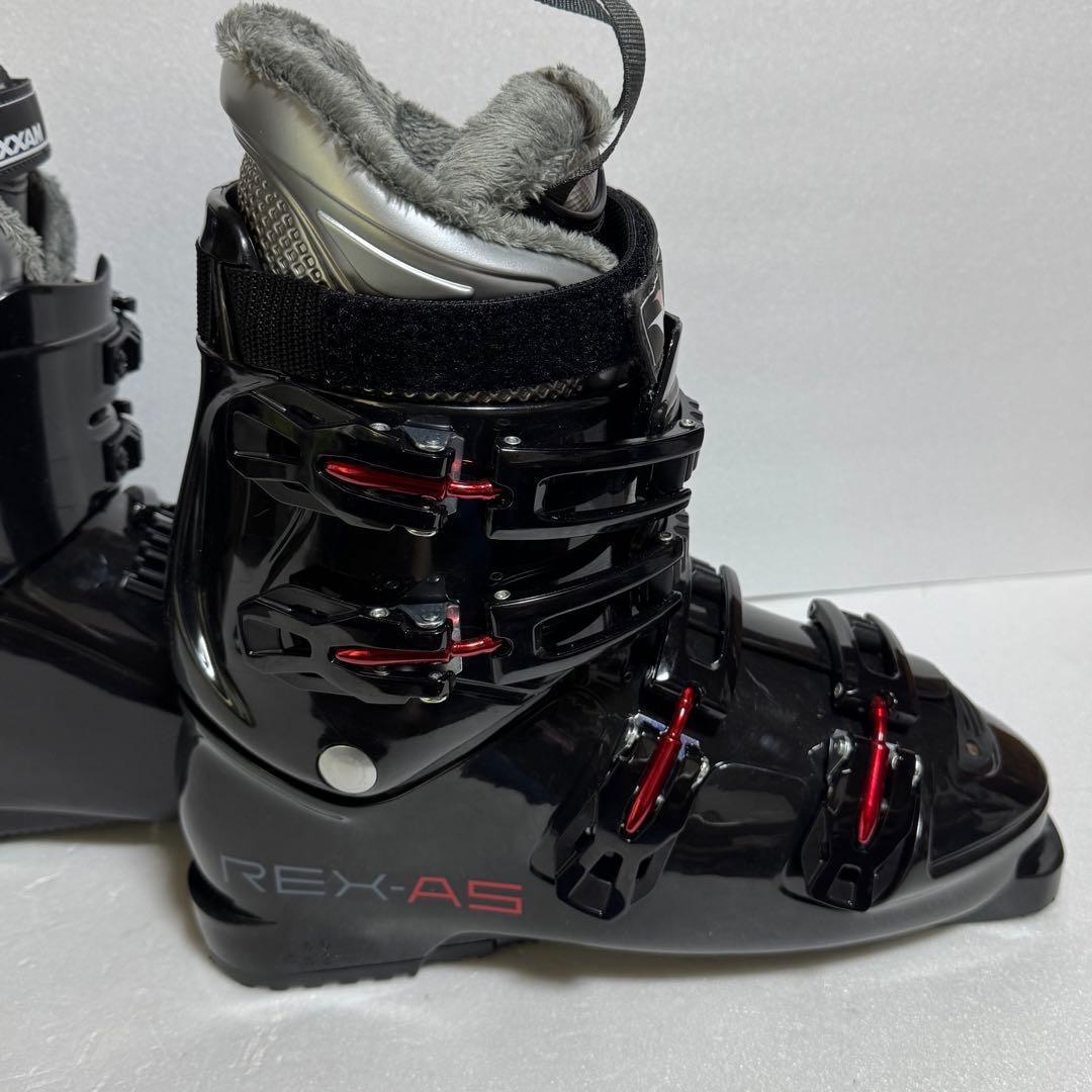 未使用28cmスキー ブーツ黒色初心者格安処分エントリー軽量モデル
