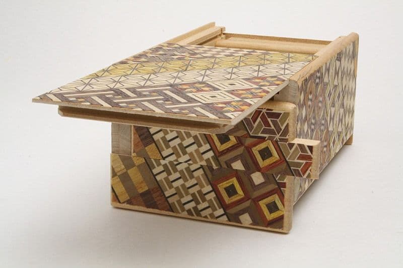 【包装未開封/緑リボン】箱根寄木細工 秘密箱10回仕掛け 5寸 小寄木