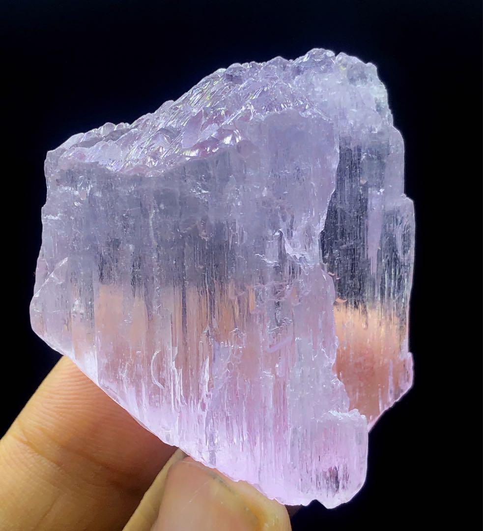 天然のピンククンツァイトクリスタル