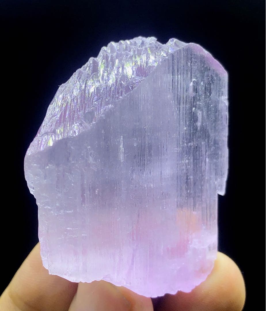 天然のピンククンツァイトクリスタル