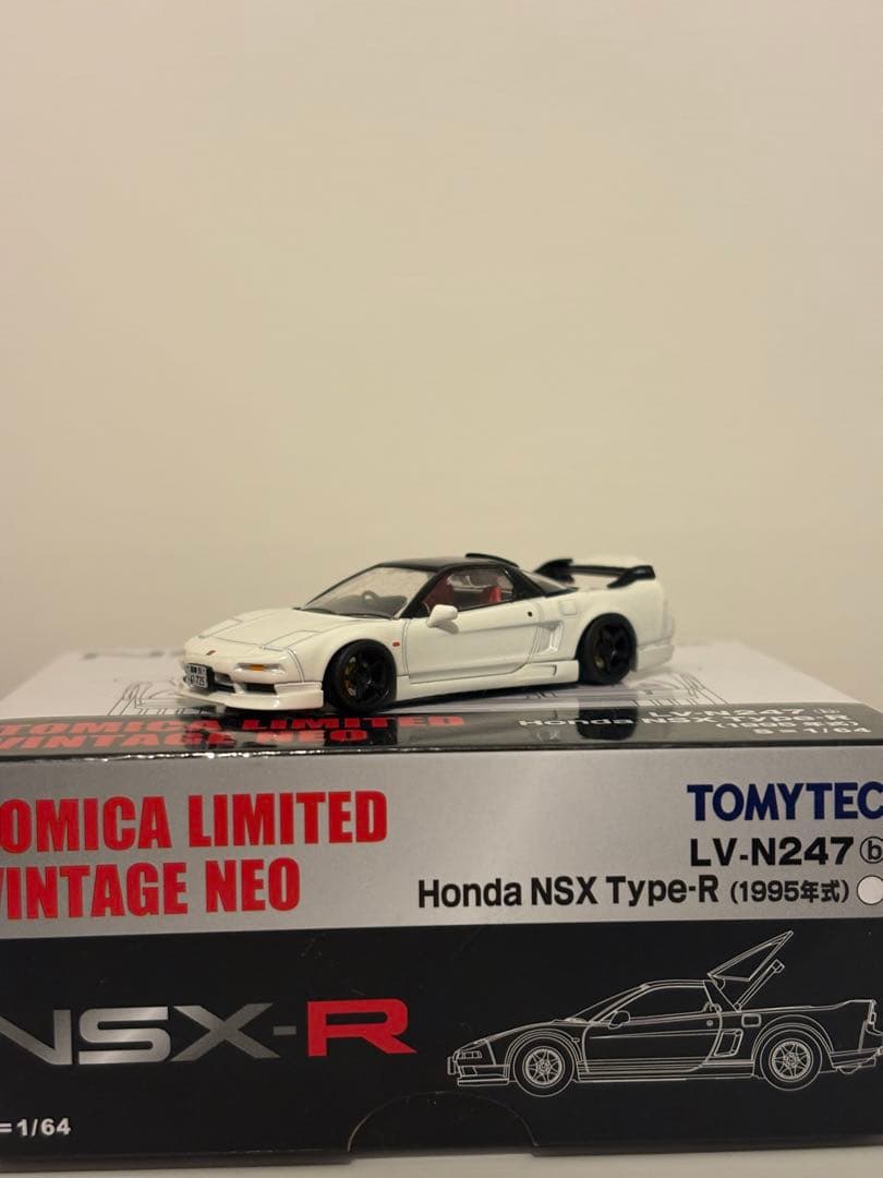 1/64 TOMYTEC HondaNSX type r （カスタマイズ)