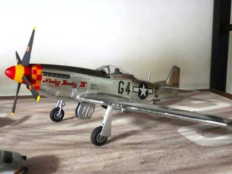 トップガン マーヴェリックでも登場 1/72 マスタング P51 塗装済完成品