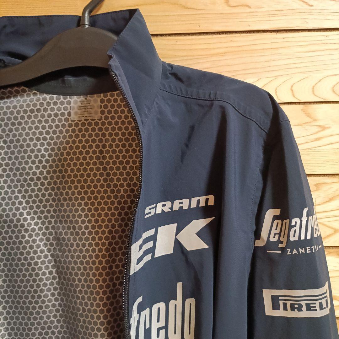 支給品　Trek Segafredo　防水レインジャケット　トレックセガフレード