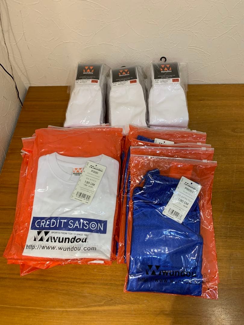 G0723-14★未使用wundouサッカー　ソックス　Tシャツ　パンツまとめて