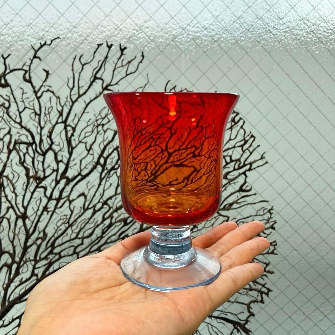 骨董　時代ガラス　希少　朱赤暈し　ベル型　水色脚付　小さめ　氷コップ１客