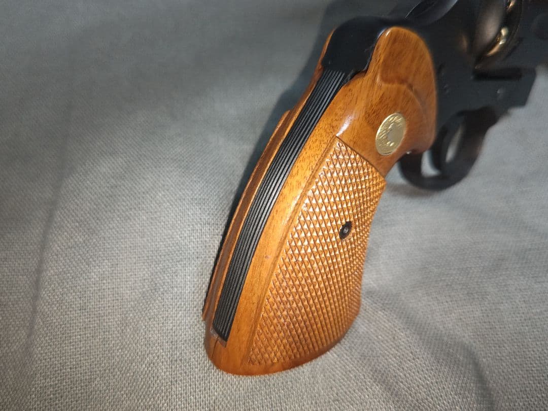 タナカ　ガスガン　コルトパイソン4インチRモデル　コルト純正グリップ
