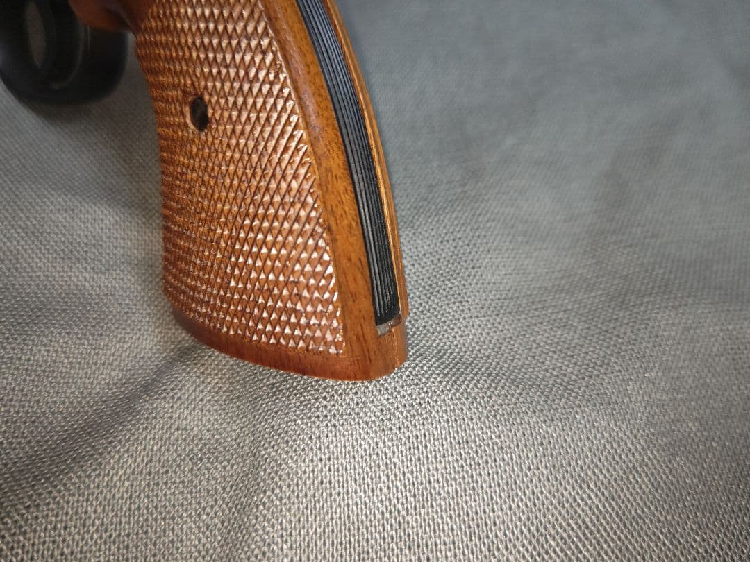 タナカ　ガスガン　コルトパイソン4インチRモデル　コルト純正グリップ