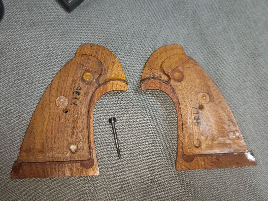 タナカ　ガスガン　コルトパイソン4インチRモデル　コルト純正グリップ