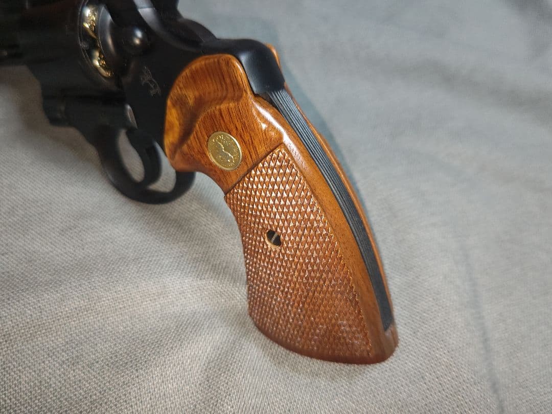 タナカ　ガスガン　コルトパイソン4インチRモデル　コルト純正グリップ