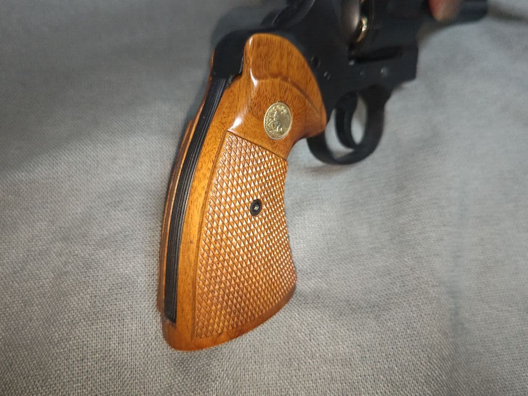 タナカ　ガスガン　コルトパイソン4インチRモデル　コルト純正グリップ