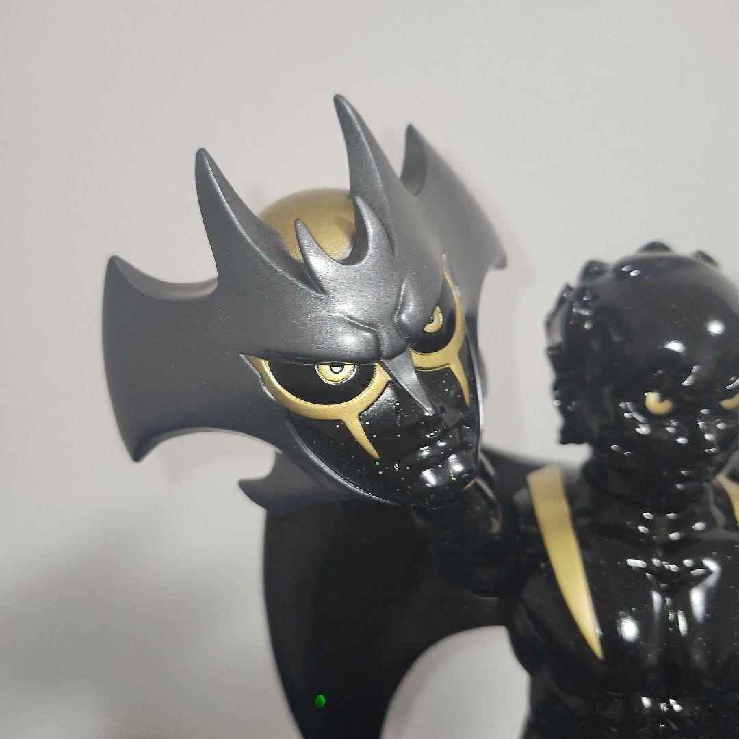 墓場の画廊　デビルマン　マスク　面取れ　ソフビ　ブラック細かな金ラメ入り