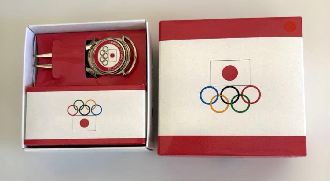 東京オリンピック時の記念ゴルフのグリーンフォークとボールセット