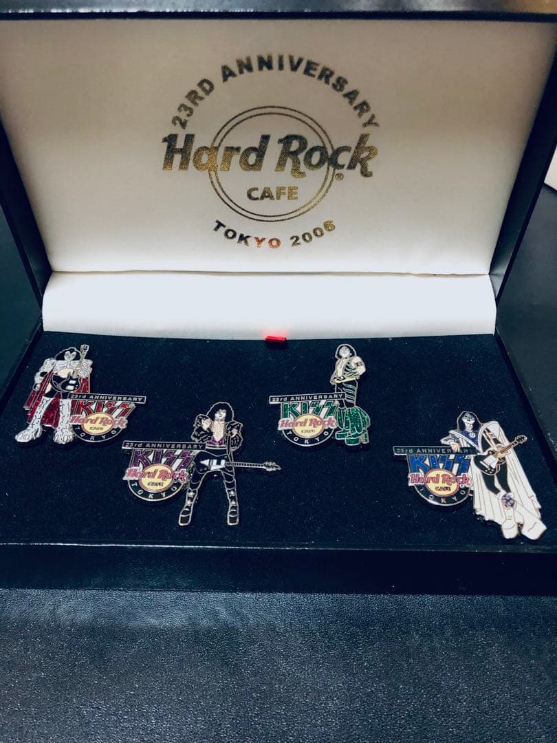 ハードロックカフェ東京　23rdアニバーサリー　kissピンバッジ希少品