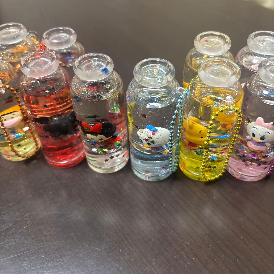 ミッキー・ミニー・プーさんなどディズニースノードームキンホルダーセット