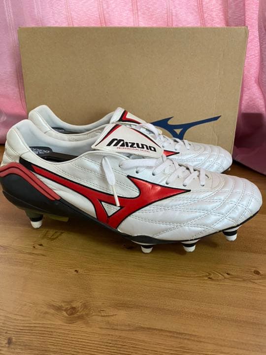 未使用品　モレリアウエーブSI  27.5 白赤黒