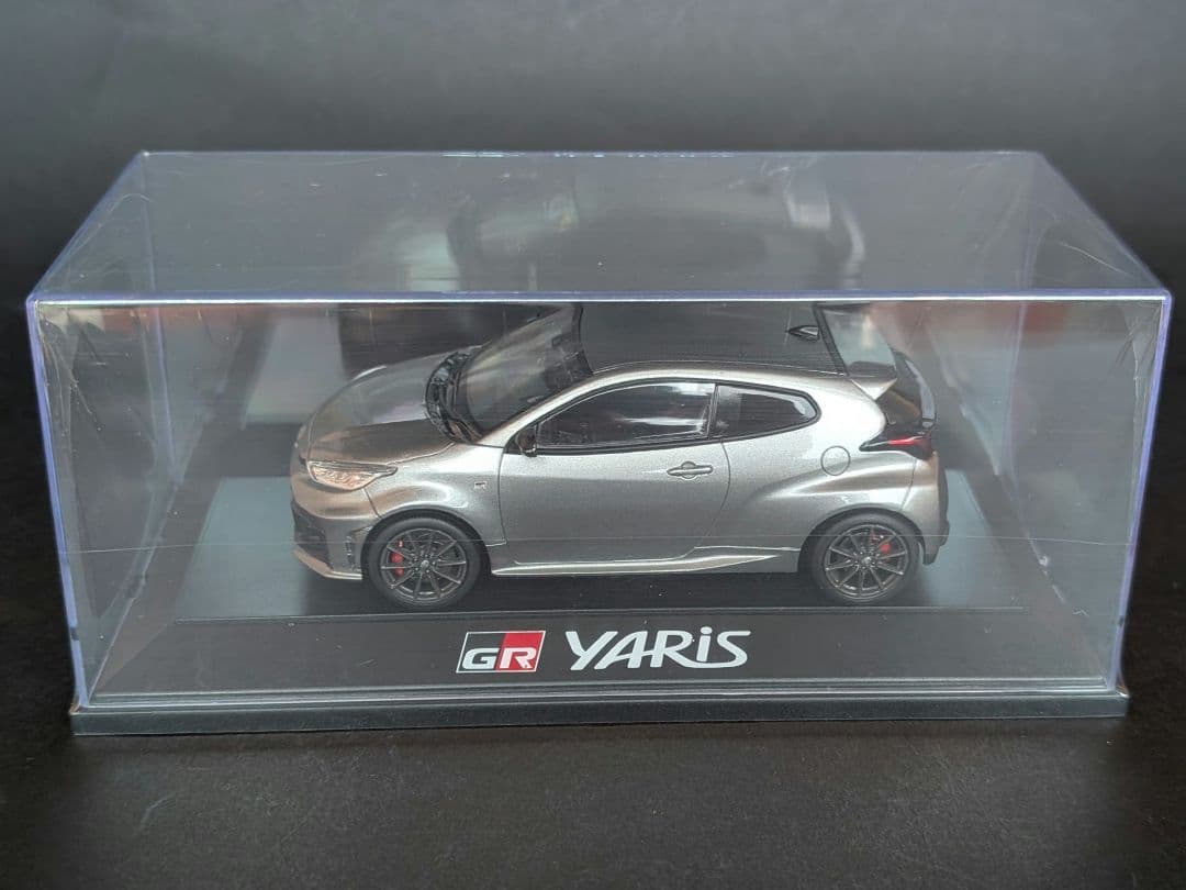 【Pikanchu】TOYOTA GR ヤリス プレシャスメタル 1/30