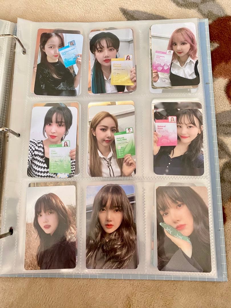 GFRIEND公式フォトカードバインダー&トレカ&グッズセット。