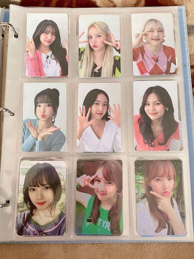 GFRIEND公式フォトカードバインダー&トレカ&グッズセット。