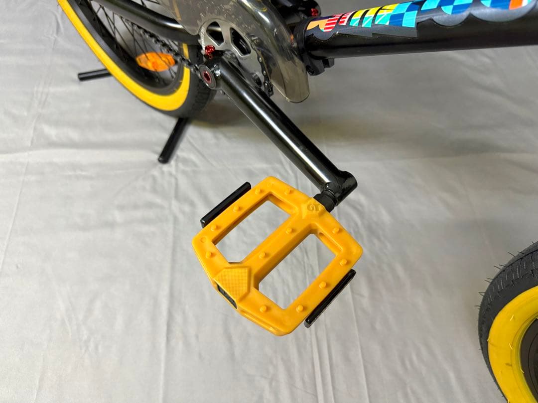 台湾製 GT BMX 自転車 20インチ イエローパーツ カスタムモデル