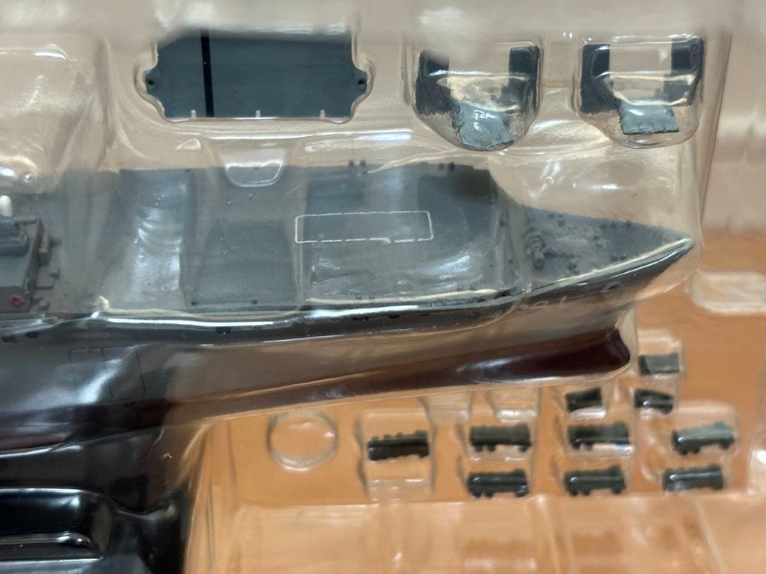 ピットロード 1/700 海上自衛隊 LST-4001 おおすみ 塗装済 訳あり