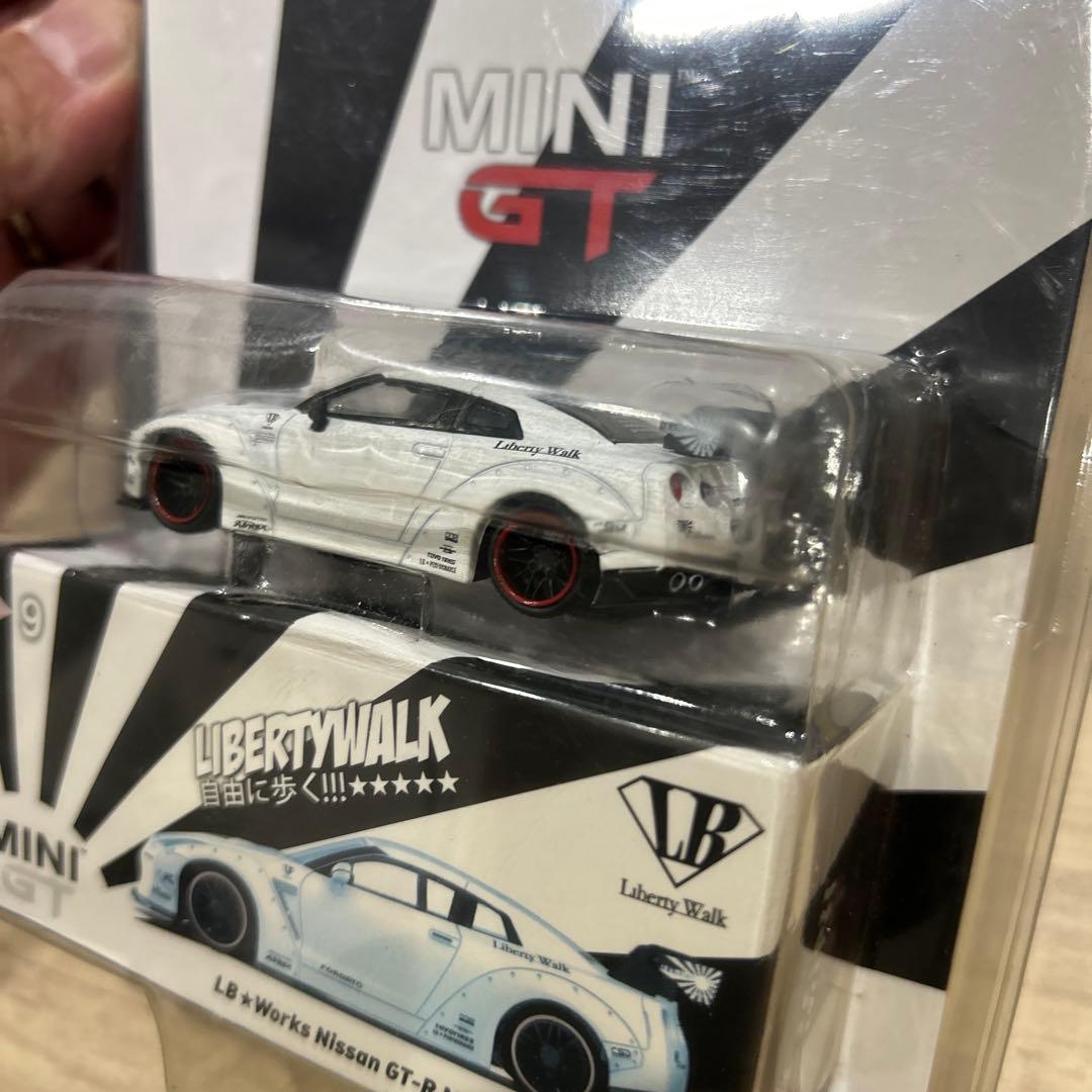 MINI GT トイザらス限定 リバティーウォーク GT-R スカイライン