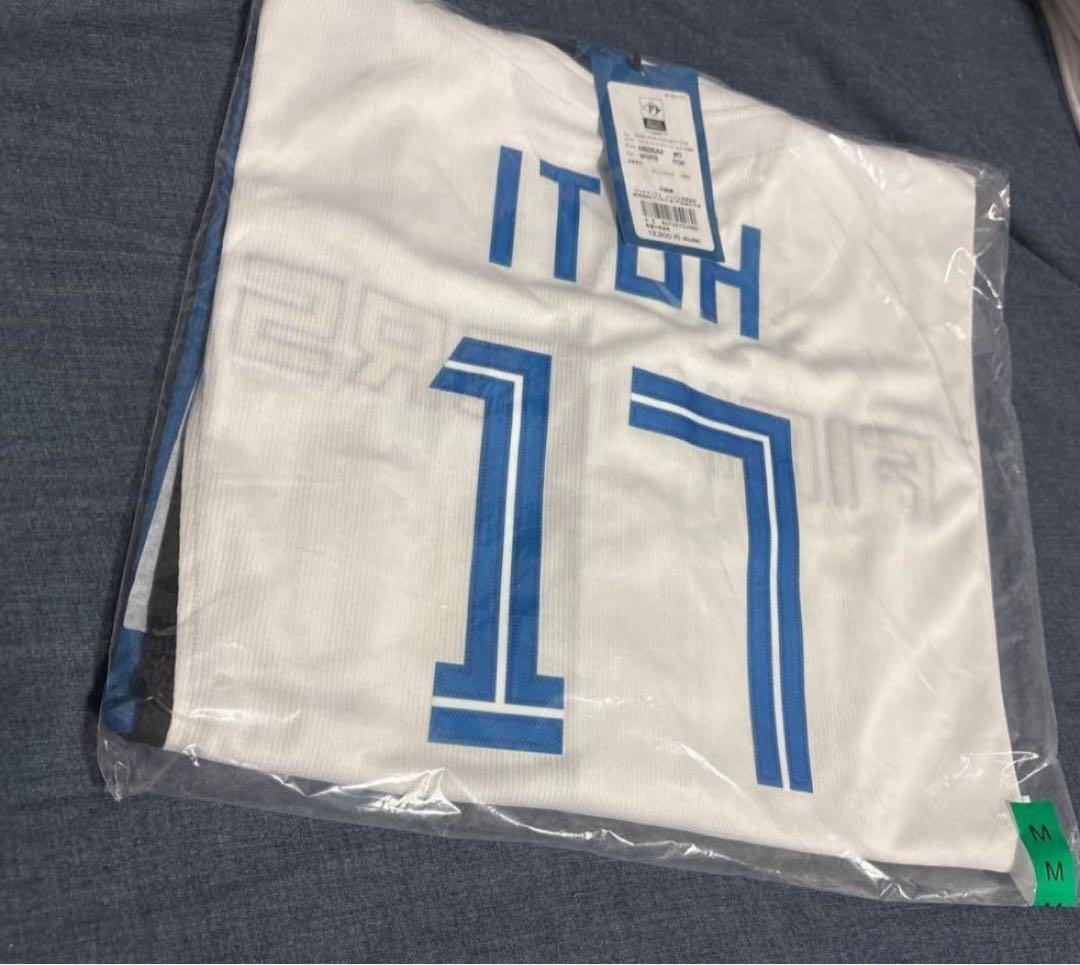 【新品未開封】日本ハムファイターズ ホームレプリカユニフォーム 伊藤大海 M