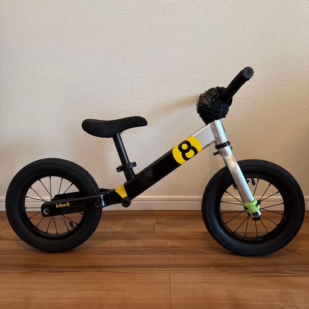 【競技用バランスバイク、日本未入荷】bike8 黒/銀モデル