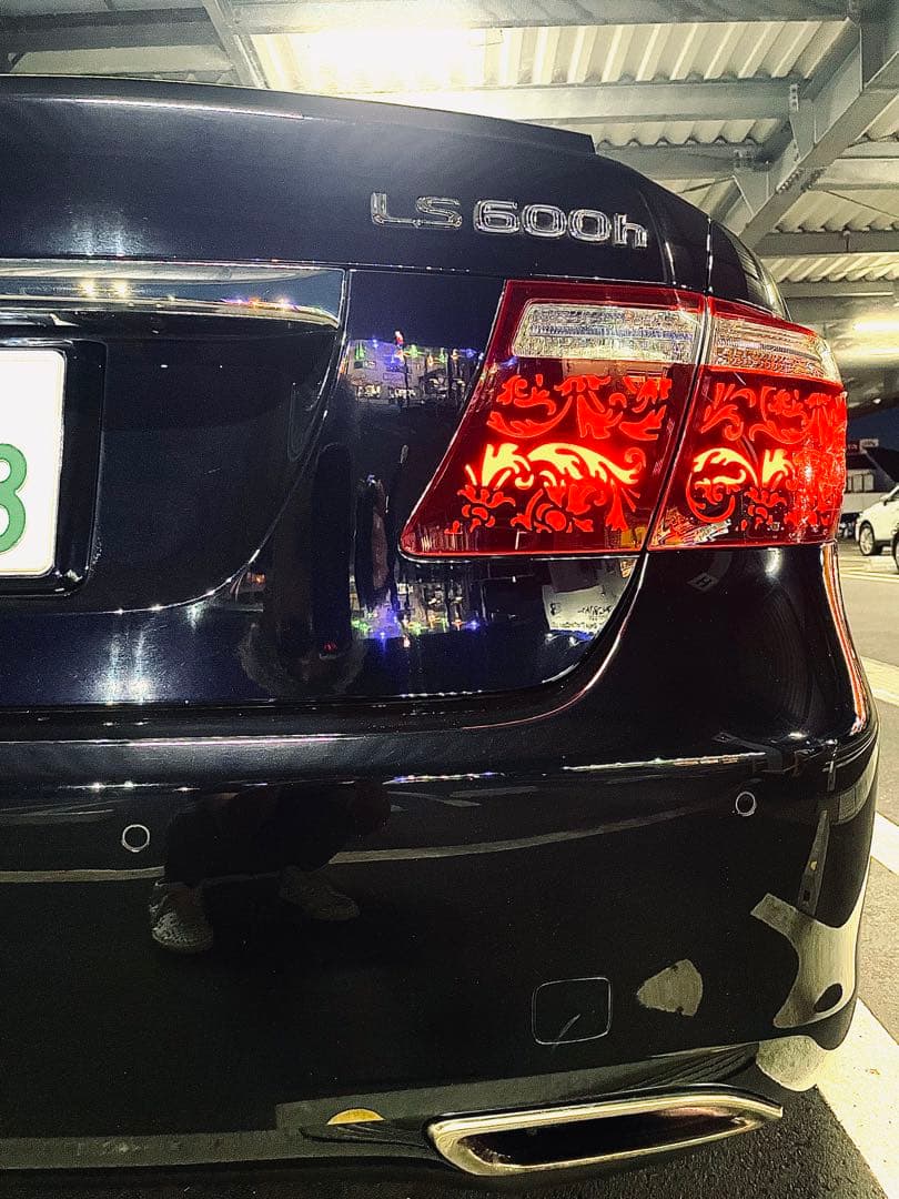 LEXUS LS600h LS460 アラベスク 西洋唐草模様 アクリルテール