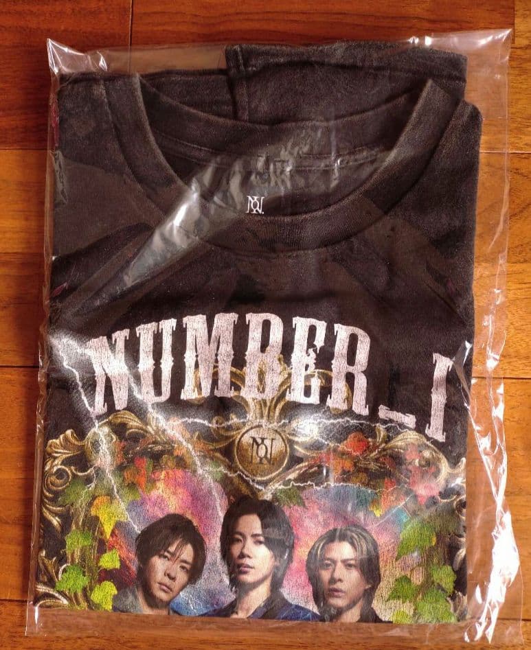 Number_i ナンバーアイ　フィギュア　Ｔシャツ　ショルダーポーチ
