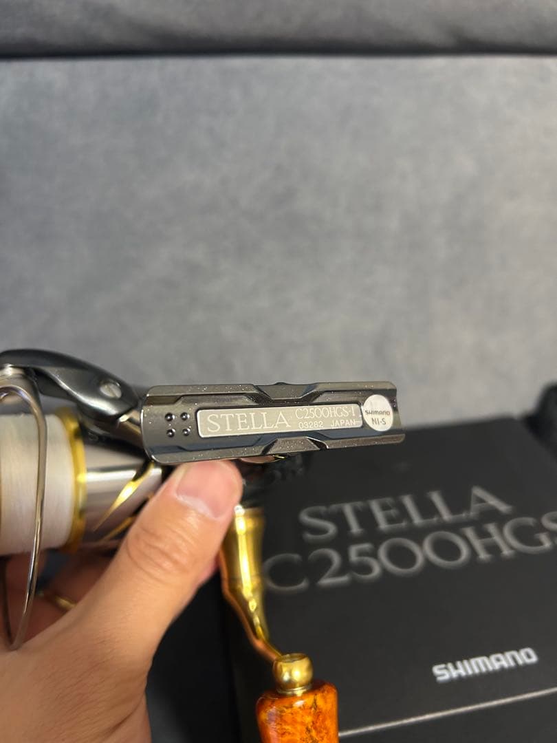 釣りのやま　シマノ　14 ステラ　C2500HG 花梨ノブ