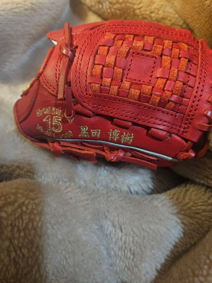 黒田博樹200勝記念ミニチュアグラブ