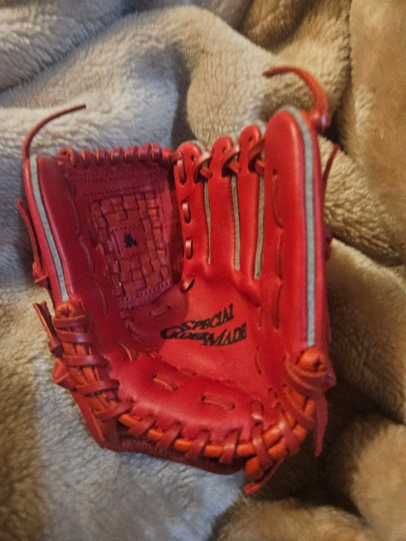 黒田博樹200勝記念ミニチュアグラブ