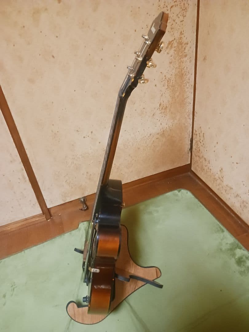 IbanezのAFC71のフルアコースティックギター