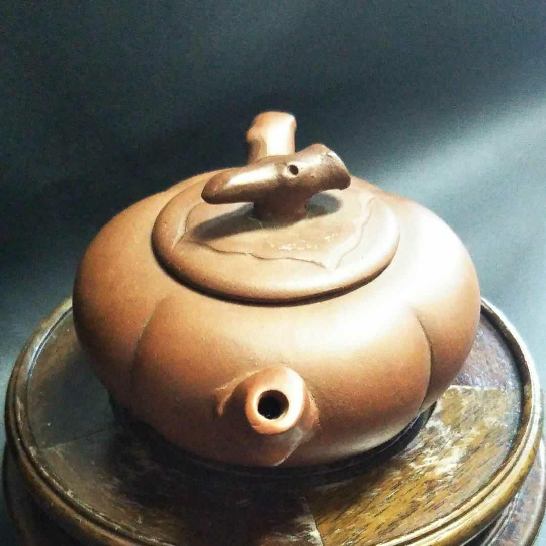 ※中国古美術/朱泥紫砂梅型茶壺/(底款有り)