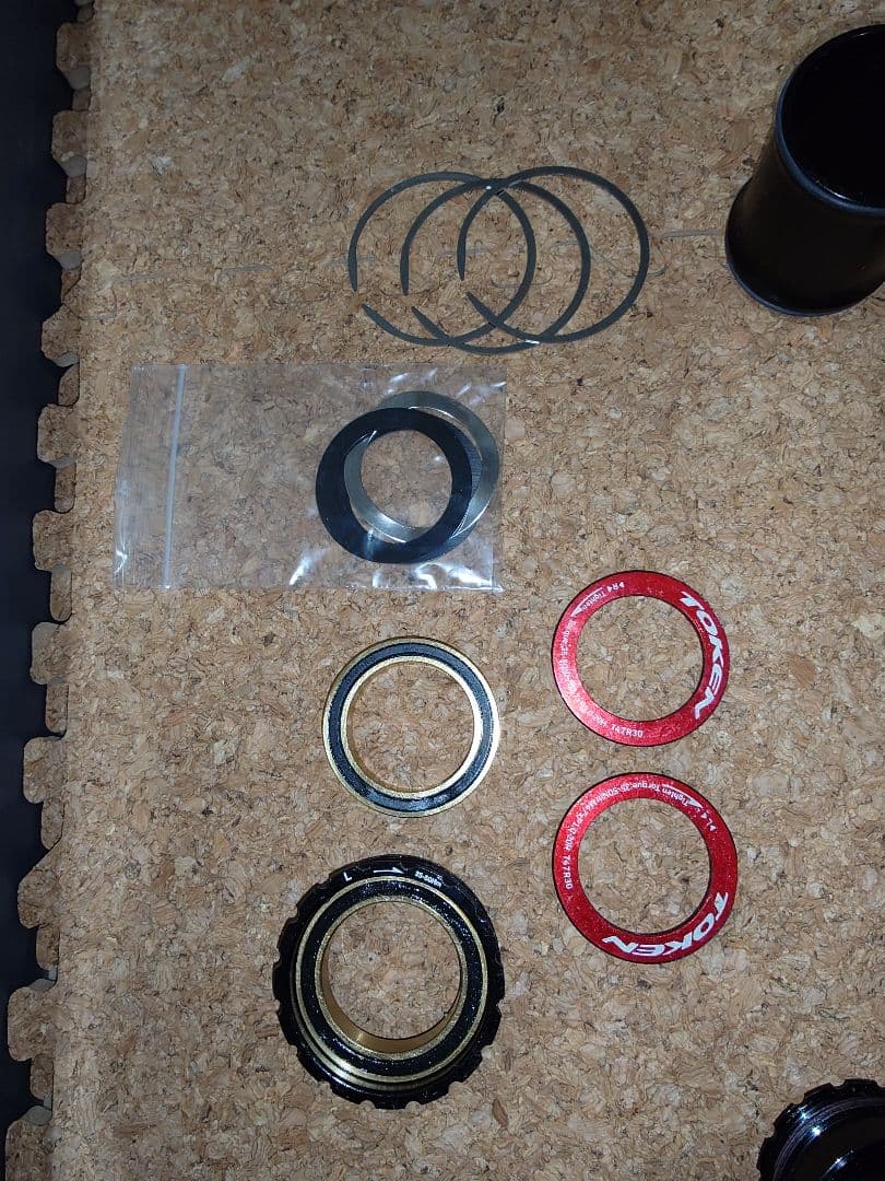 TOKEN ボトムブラケット セラミックBB、専用工具付き