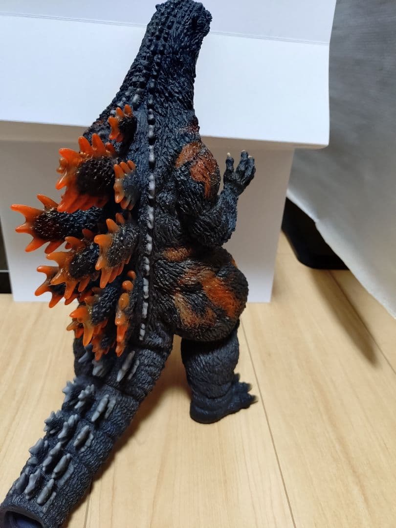 東宝30cmシリーズ 酒井ゆうじ造形コレクション ゴジラ（1995）ラストシーン