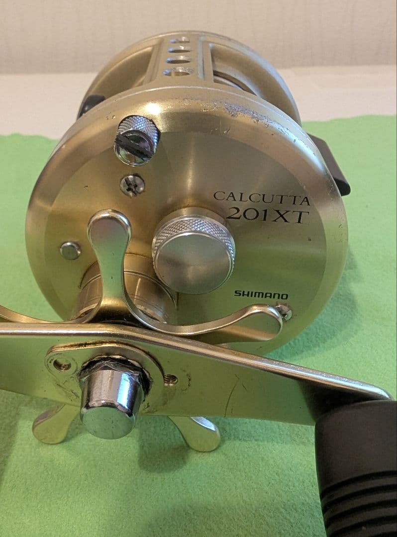 SHIMANO シマノ カルカッタ 201XT 左ハンドル ベイトリール
