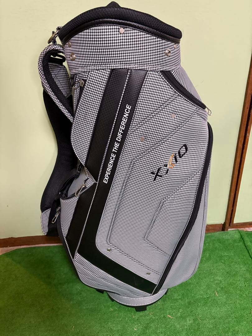 ゼクシオ　キャディーバッグ