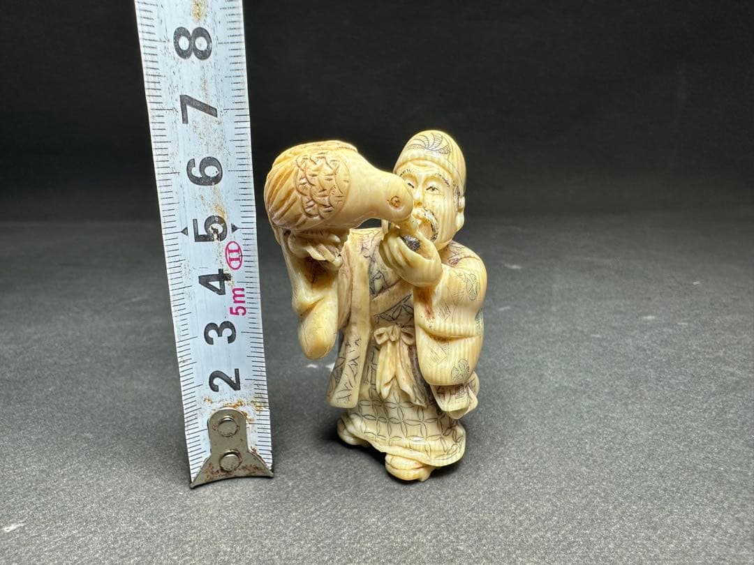 極上　根付　置物　根付　印籠　天然素材　アンティーク　骨董　飾り物　古美術品