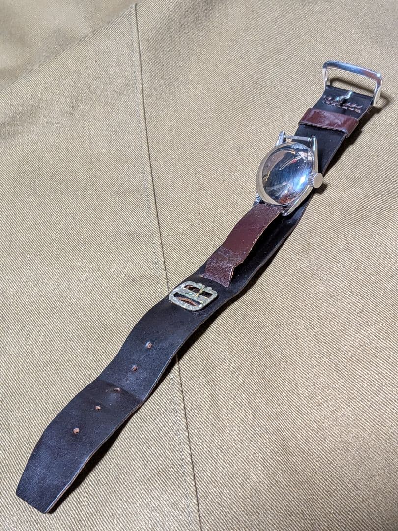 日本軍　陸軍　将校　腕時計　防塵　防湿　二重ガラス　レプリカ　電池式　　可動