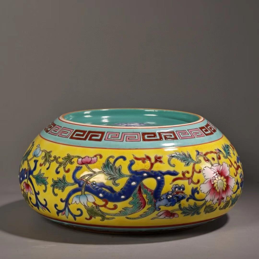 中国古美術・旧蔵の磁器・琺瑯彩粉彩鎏金瓷器筆洗・置物・書道具・文房具・紅木箱付