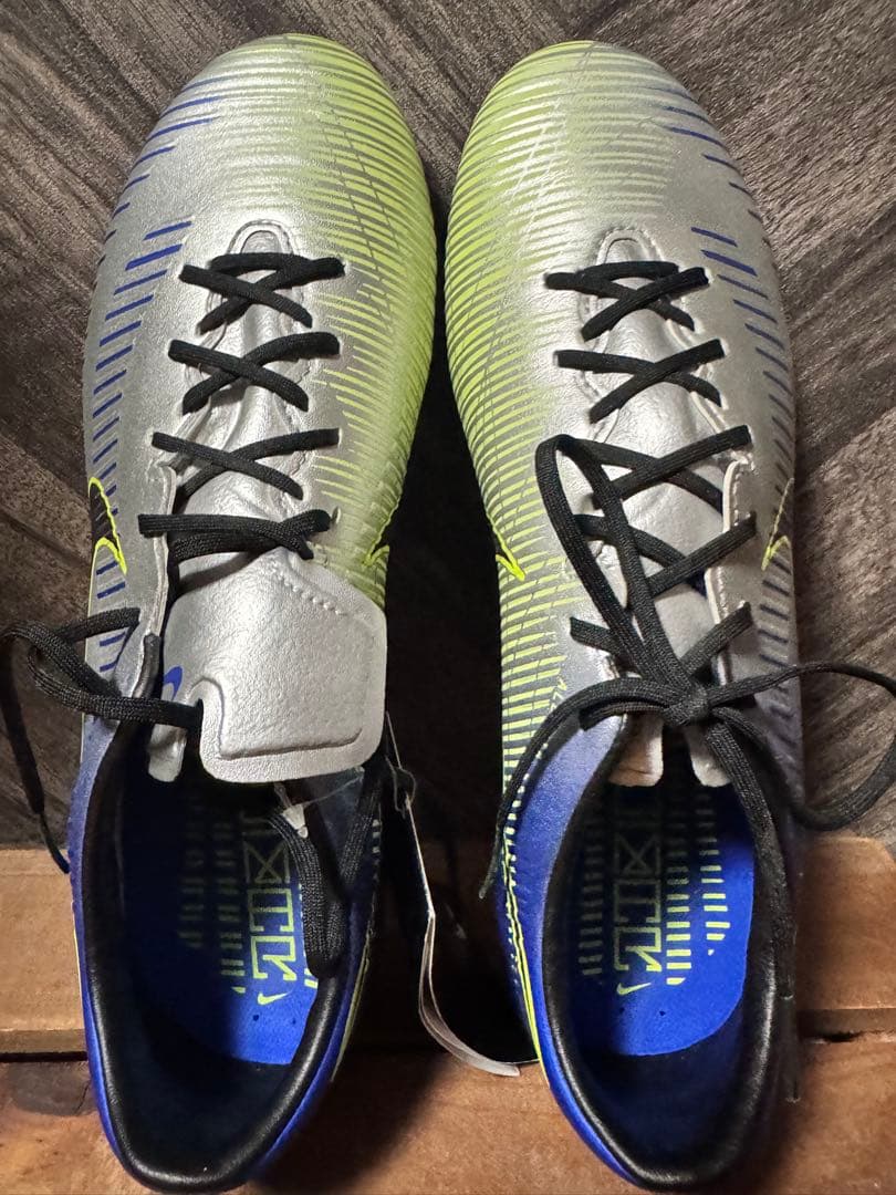 ナイキ マーキュリアル ベロチ III NJR HG-V(シルバー×ブルー)