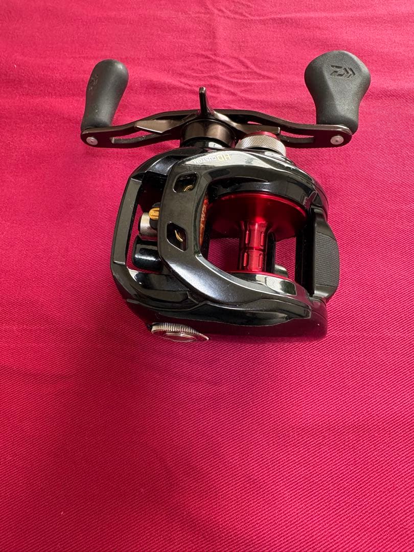 ダイワ タトゥーラ HDカスタム 7.3R 右ハンドル ベイトリール TWS