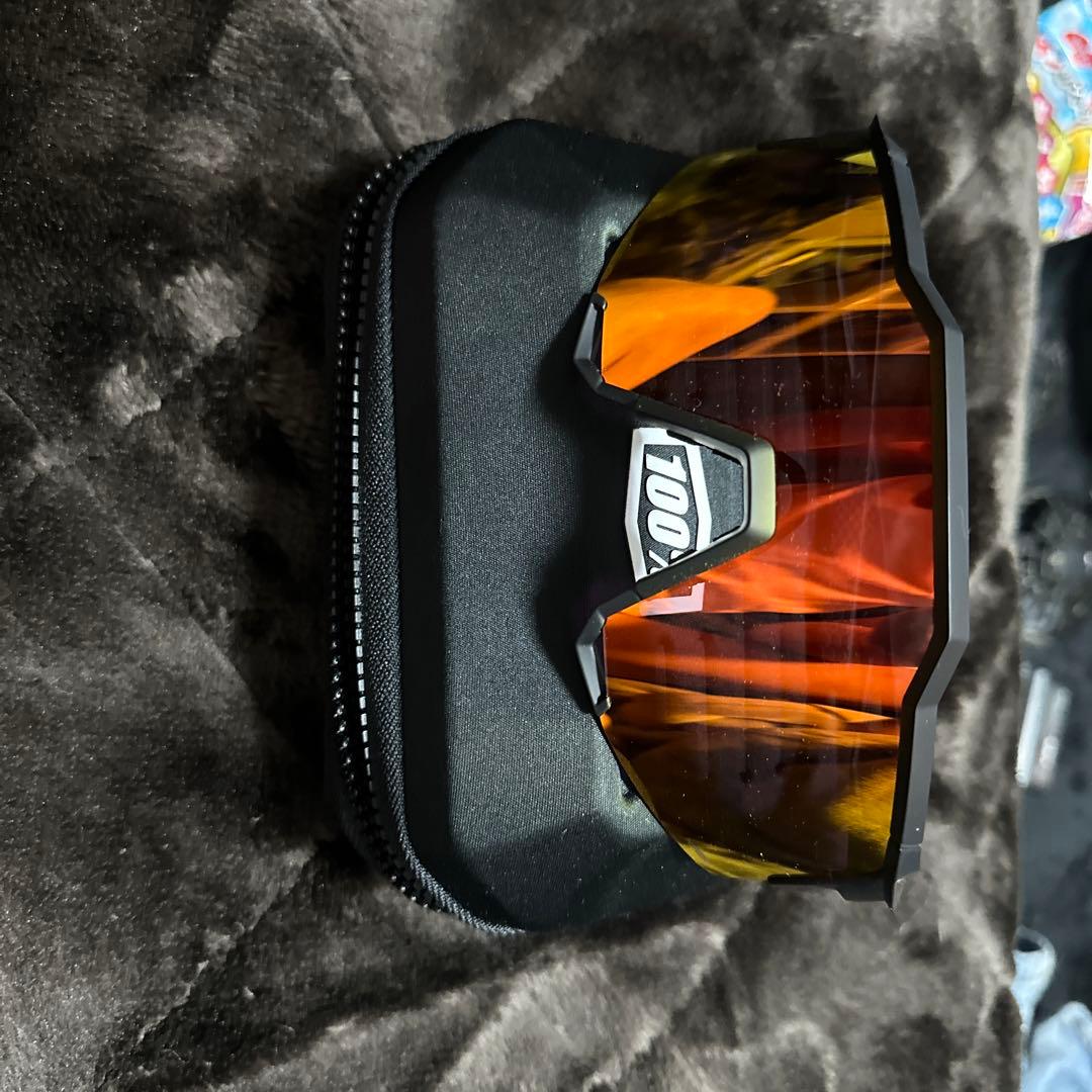 100パーセントサングラス