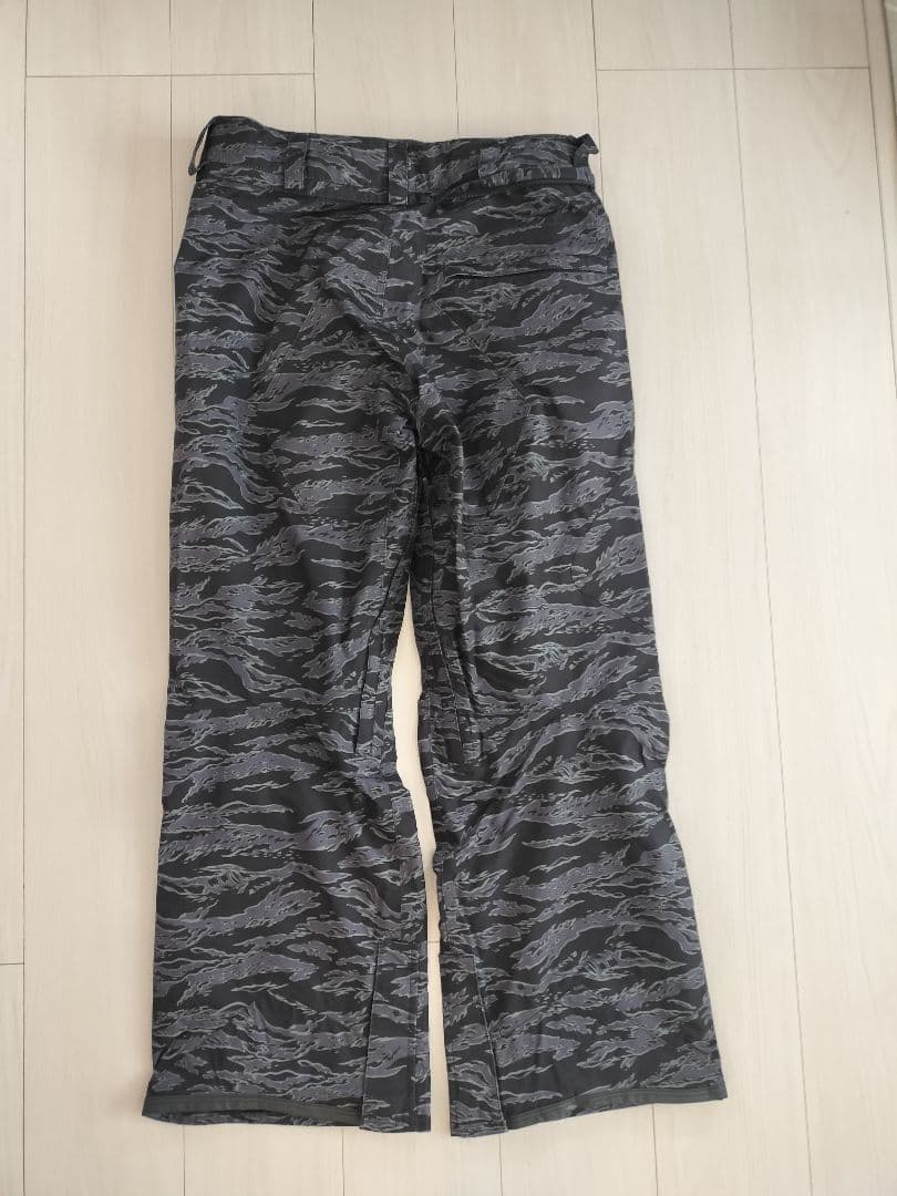 ⭐️期間限定値下げ　VOLCOM スノーボードウェア上下セット（GORE-TEX）