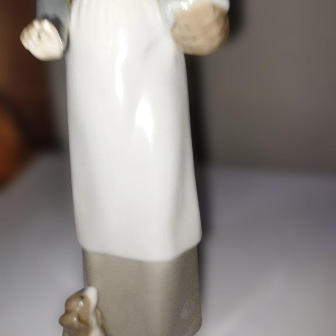 陶器製 女性像 バスケット付き