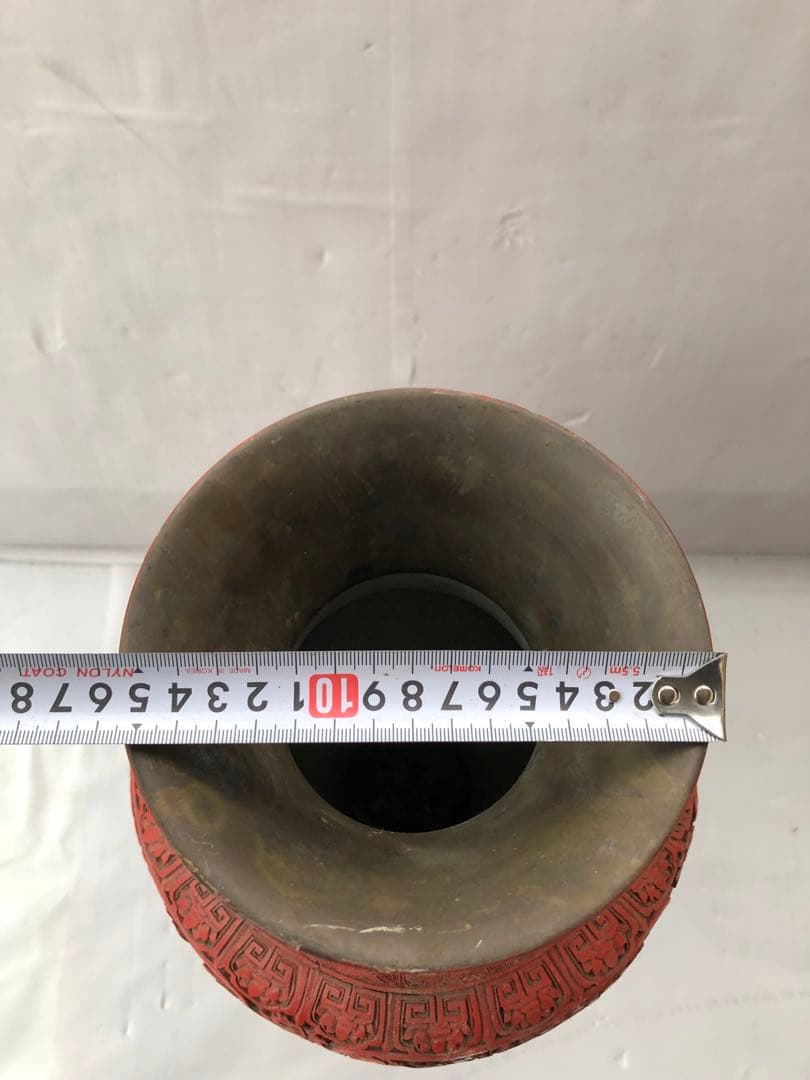 中国美術 人物彫文堆朱花瓶 高48cm 銅製 細密細工 花文 骨董(I95)